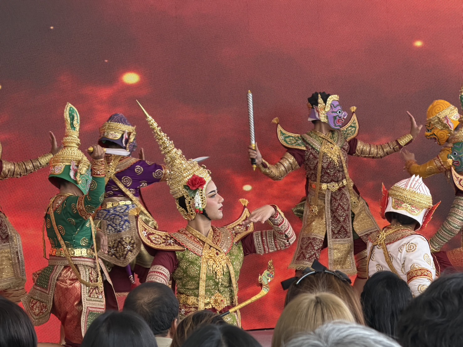 สกร. ร่วมเปิดนิทรรศการ “พลังแห่งศิลป์เหนือพันธนาการ” เชื่อมพลังการเรียนรู้ ทักษะอาชีพ สร้างโอกาสใหม่ก่อนคืนคนสู่สังคม