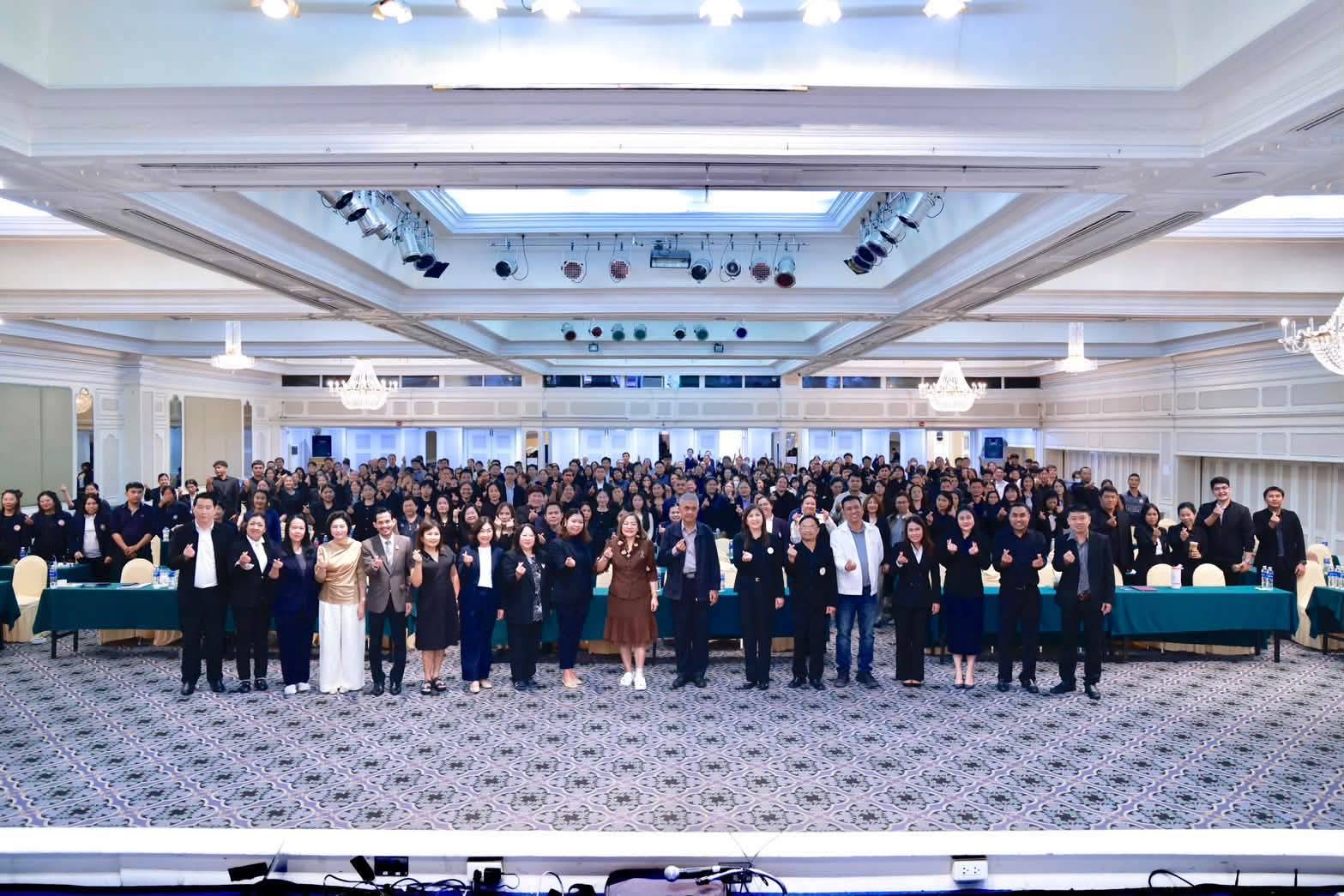 อธิบดี สกร. เซอร์ไพรส์เยี่ยมให้กำลังใจครูและบุคลากร 50 เขต กทม. หนุนใช้ดิจิทัลคู่คุณธรรม ยกระดับบริการประชาชน